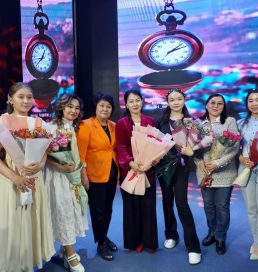 «ТОПЫРАҒЫҢДЫ СҮЙДІМ СЕНІҢ, ҚОҢЫРӨЛЕҢ, КӨКТЕМДЕ» RU